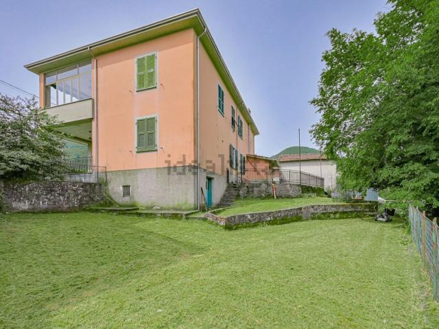 Villetta indipendente in vendita di 229 m² in Via Aurelia Sud, 141