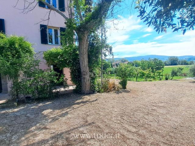 Villetta indipendente in vendita di 229 m² in Strada Marscianese Sud, 2