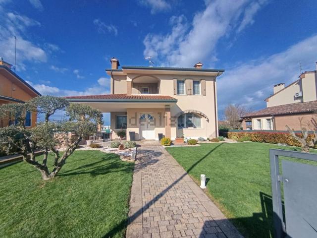 Villetta indipendente in vendita di 230 m²