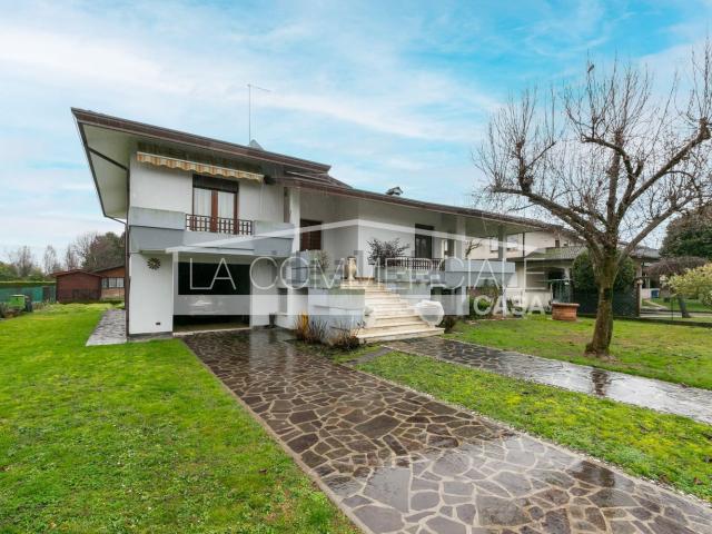 Villetta indipendente in vendita di 230 m²