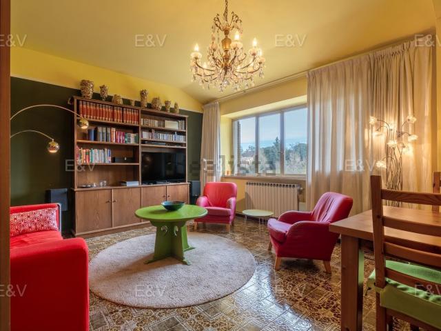 Villetta indipendente in vendita di 230 m² in Via Col di Lana