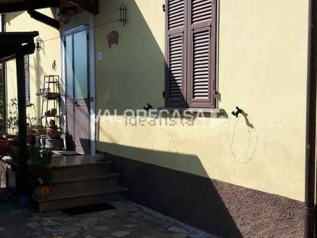 Villetta indipendente in vendita di 230 m² in Via Cavaiola