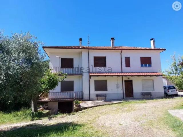 Villetta indipendente in vendita di 230 m² in Via Campanile