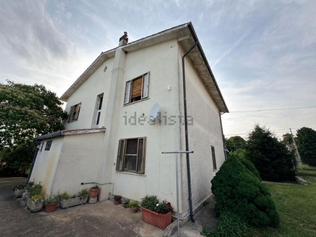 Villetta indipendente in vendita di 230 m² in Via Canaletta Inferiore