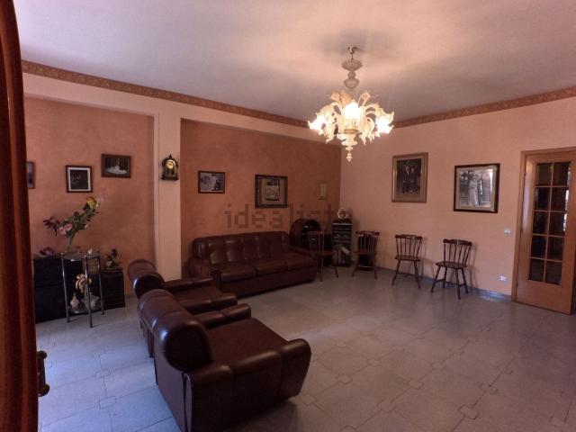 Villetta indipendente in vendita di 230 m² in Via Anna Frank