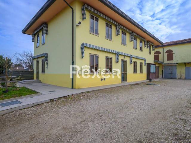 Villetta indipendente in vendita di 230 m² in Via Bollati, 28