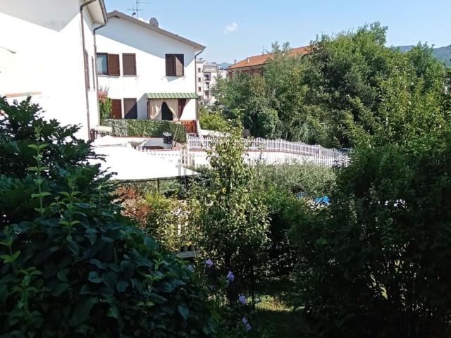 Villetta indipendente in vendita di 230 m² in Via Germania