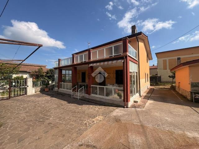 Villetta indipendente in vendita di 230 m² in Via Giuseppe Garibaldi, 289