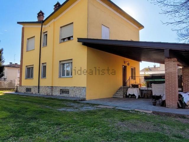 Villetta indipendente in vendita di 230 m² in Via Guerralunga, 1