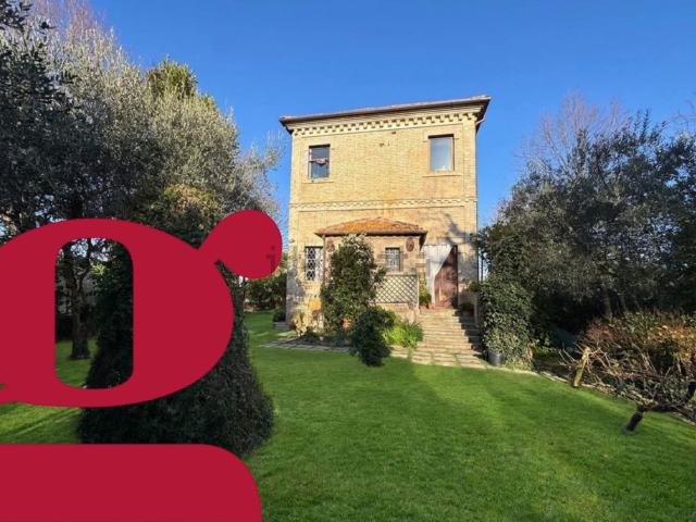 Villetta indipendente in vendita di 230 m² in Via Don Mariano Capecci, 4