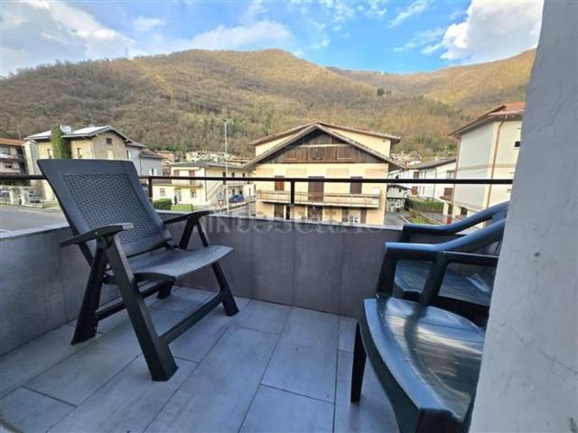 Villetta indipendente in vendita di 230 m² in Via Dante Alighieri