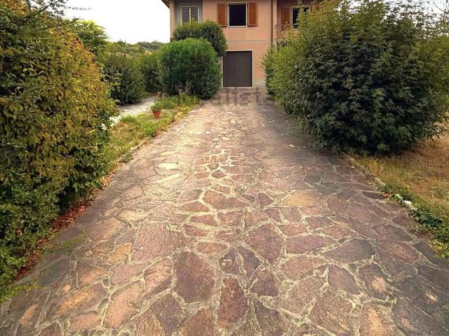 Villetta indipendente in vendita di 230 m² in Via delle Ville