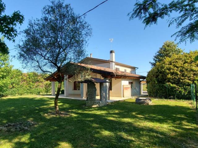 Villetta indipendente in vendita di 230 m² in Via di Mezzo