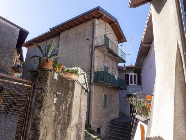Villetta indipendente in vendita di 230 m² in Via di Mezzo
