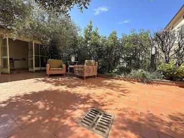 Villetta indipendente in vendita di 230 m² in Via Fosse Ardeatine
