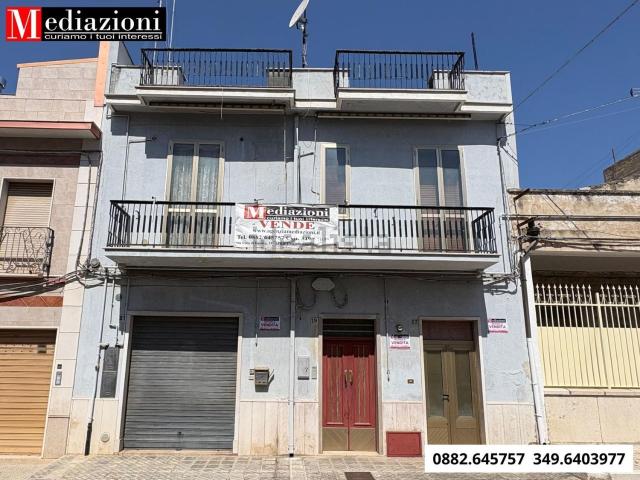 Villetta indipendente in vendita di 230 m² in Via Lentella