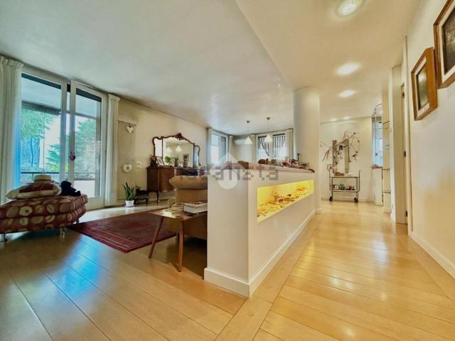 Villetta bifamiliare in vendita di 230 m² in Via Monte Grappa, 12