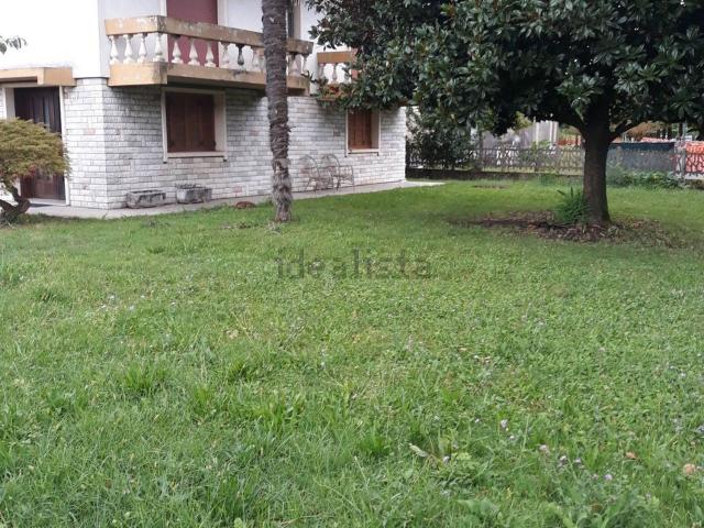 Villetta indipendente in vendita di 230 m² in Via Mare