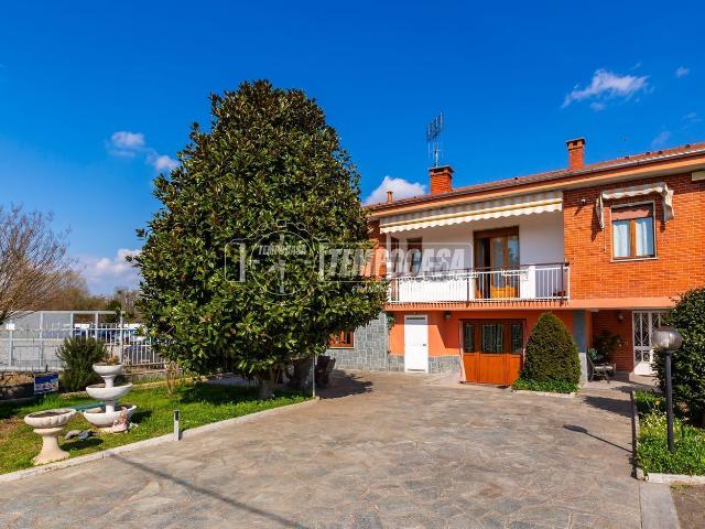 Villetta indipendente in vendita di 230 m² in Via Marie Curie