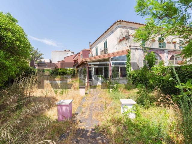 Villetta indipendente in vendita di 230 m² in Via Marletta, 70