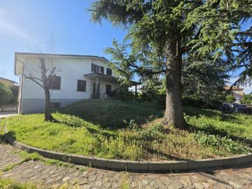 Villetta indipendente in vendita di 230 m² in Via Milano