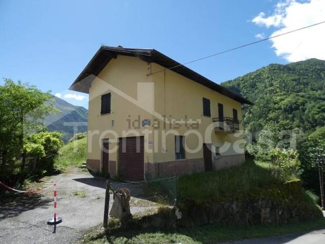 Villetta indipendente in vendita di 230 m² in Via Nuova, 20