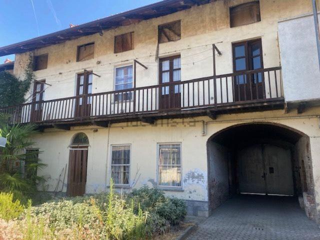Villetta indipendente in vendita di 230 m² in Via S. F. D&apos Assisi