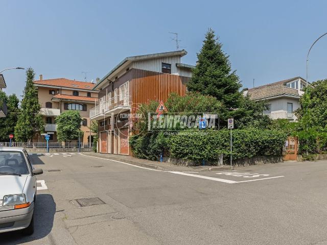 Villetta indipendente in vendita di 230 m² in Via Sicilia, 1