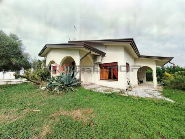 Villetta indipendente in vendita di 230 m² in Via Palladio, 2051