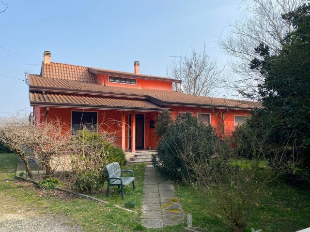 Villetta indipendente in vendita di 230 m² in Via Panarella, 106