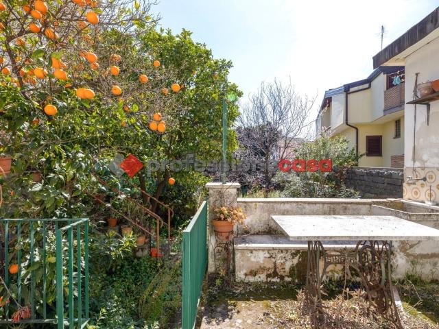 Villetta indipendente in vendita di 230 m² in Via Pennisi, 15