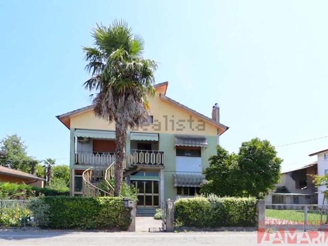 Villetta indipendente in vendita di 230 m² in Via Principale, 10