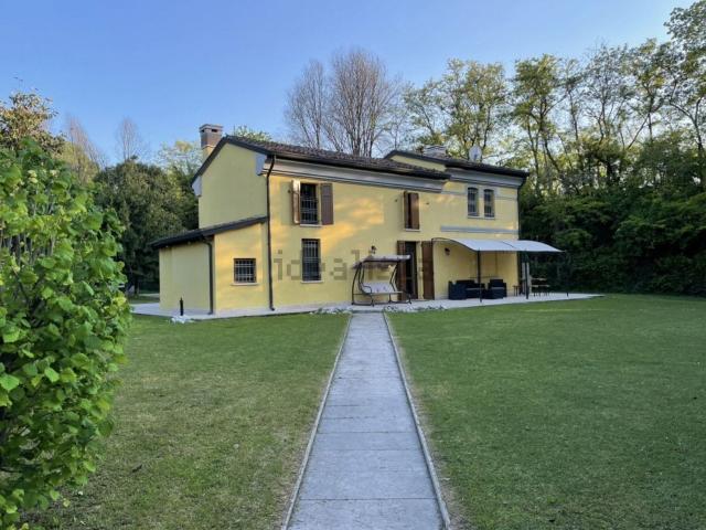 Villetta indipendente in vendita di 230 m² in Via Principe Amedeo