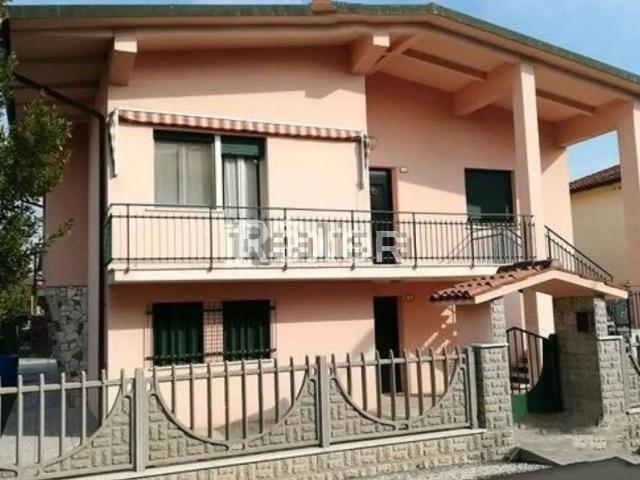 Villetta indipendente in vendita di 230 m² in Via Rodolfo Morandi