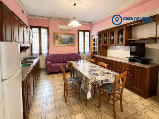 Villetta indipendente in vendita di 230 m² in Via Roma, 39