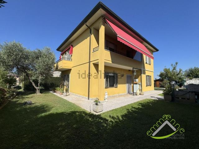 Villetta indipendente in vendita di 230 m² in Via Repubblica