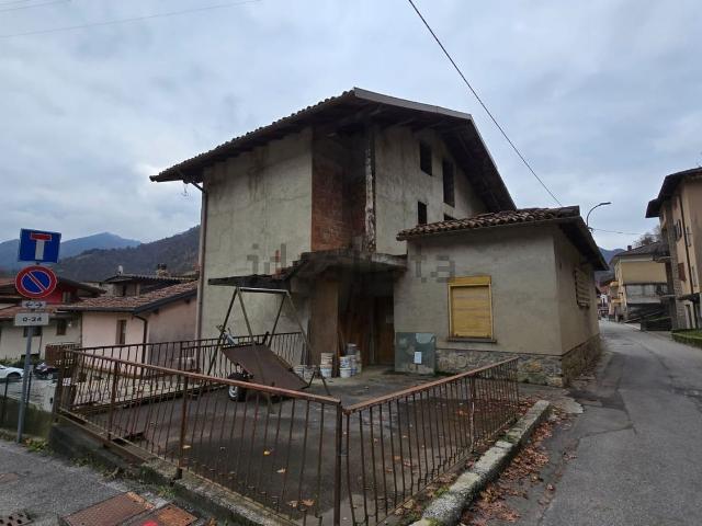 Villetta indipendente in vendita di 230 m² in Via Risorgimento, 18