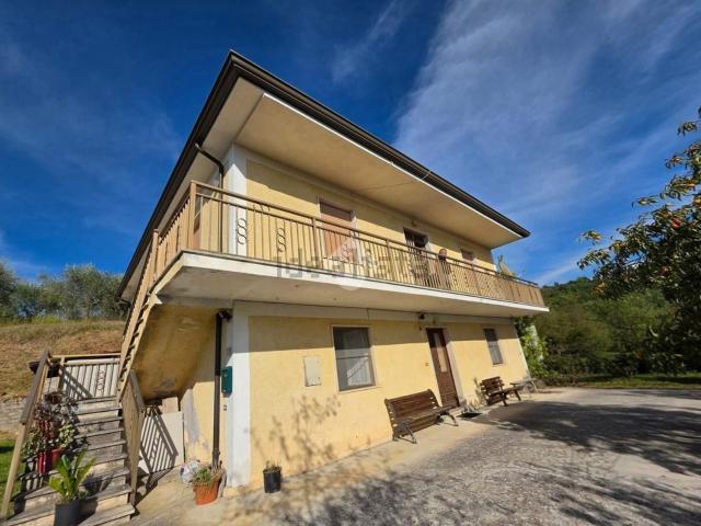 Villetta indipendente in vendita di 230 m² in Via Tore, 4