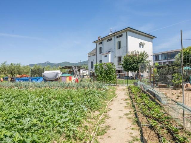 Villetta indipendente in vendita di 230 m² in Via Tosco Romagnola Est, 9