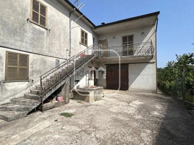 Villetta indipendente in vendita di 230 m² in Via Valle Pera