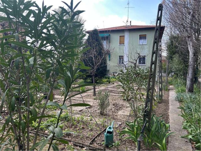 Villetta indipendente in vendita di 230 m² in Via Verde, 1