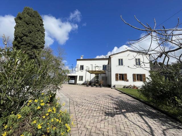 Villetta indipendente in vendita di 230 m² in Contrada Cerretino