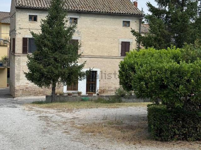 Villetta indipendente in vendita di 230 m² in Contrada Chiesanuova, 22