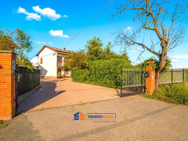 Villetta indipendente in vendita di 230 m² in Frazione San Giovanni, 60