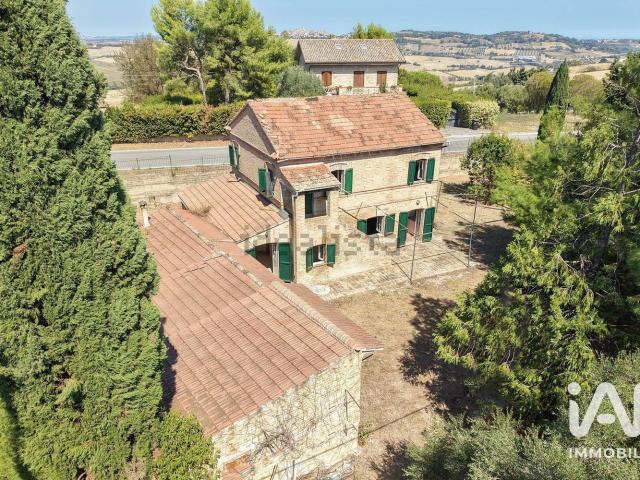Villetta indipendente in vendita di 230 m² in Località Crocette, 17