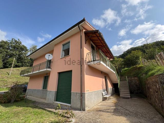 Villetta indipendente in vendita di 230 m² in Località Montale, 78
