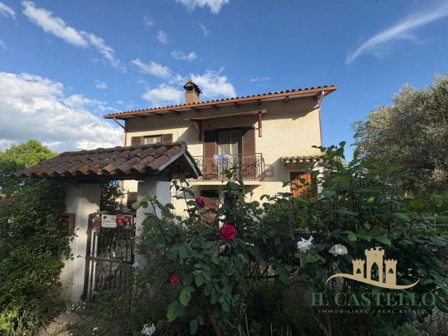 Villetta indipendente in vendita di 230 m² in Località Palazzetta