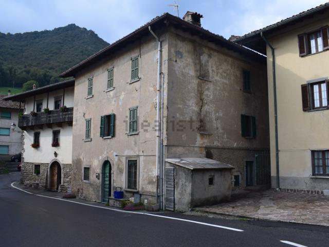 Villetta indipendente in vendita di 230 m² in Piazza San Gottardo