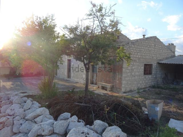 Villetta indipendente in vendita di 230 m² in Strada comunale famagiurgia
