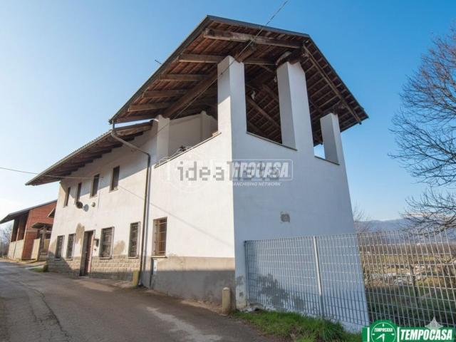 Villetta indipendente in vendita di 230 m² in Strada Vignali, 2